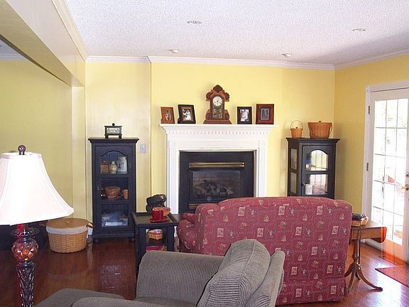 4th image of 109 Bradley Dr