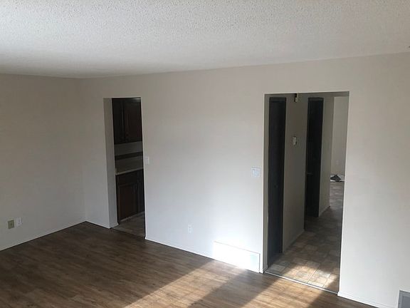 4th image of 499 Switzer Dr