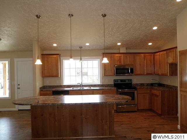 2nd image of 7431 Feather Ct SE