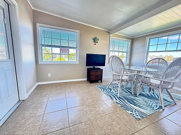 5th image of 3901 71st St W #37