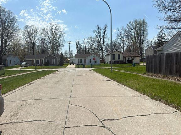 5th image of 16304 Oaktree Ln