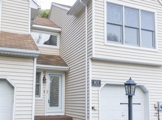 101 Red Maple Rd, Saugerties, NY 12477