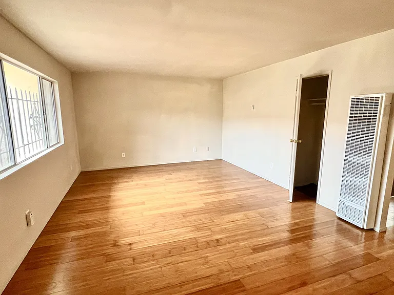3878 Maybelle Ave #1 — Photo 2