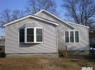 461 Arnold Ave, West Babylon, NY 11704