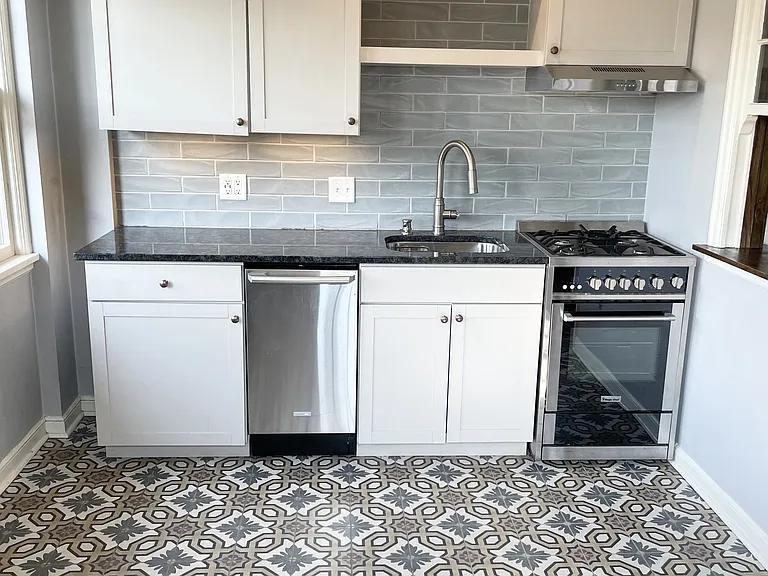 833 Grand Apartments — Photo 5
