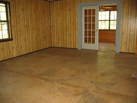 3rd image of 104 Dove Cir