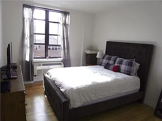 Rented by R New York