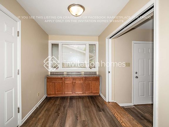 4th image of 54 E Schubert Ave
