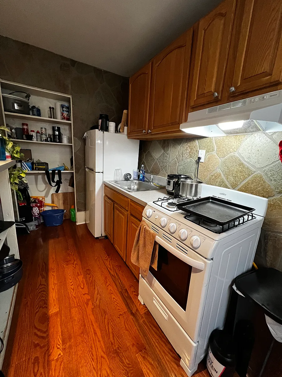 Building Photo - 731 N 26th St #1R