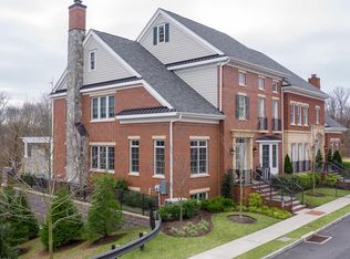 2 Rabbit Run Dr, New Hope, PA 18938