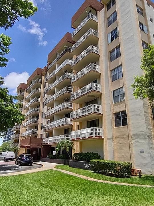 1st image of 15600 NW 7th Ave APT 418