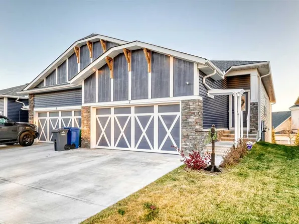 7 N Wolf Cres, Okotoks, AB T1S 5V1
