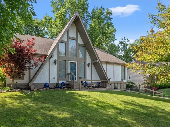 9307 W 92nd Ter, Overland Park, KS 66212