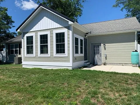 413 Queen Anne St — Photo 25