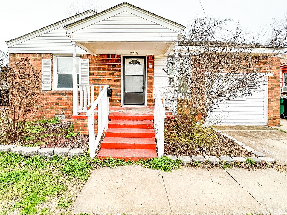1st image of 1224 NE 43rd St