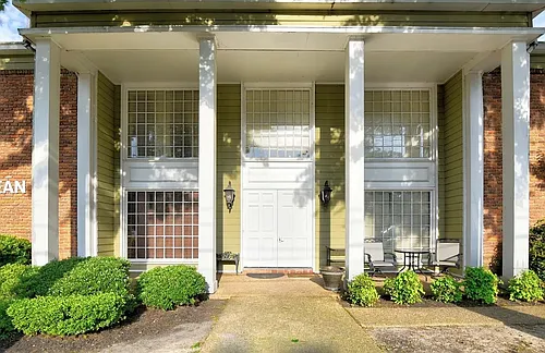 210 S McLean Blvd #11 Photo 1