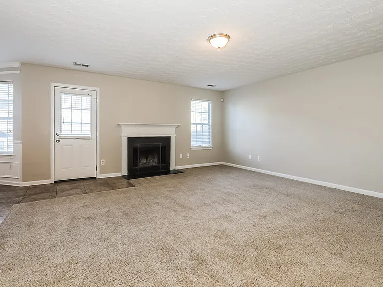 2432 Wood Bend Ln — Photo 4