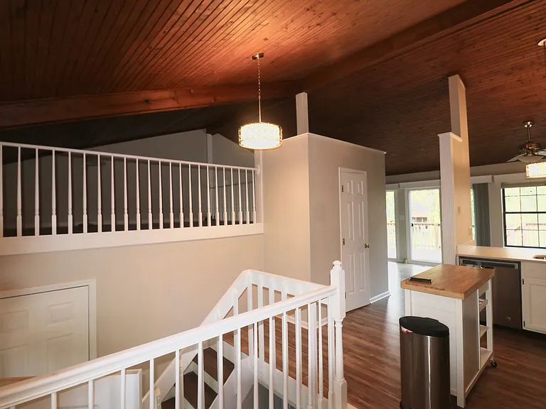 1005 Lakefront Dr — Photo 12