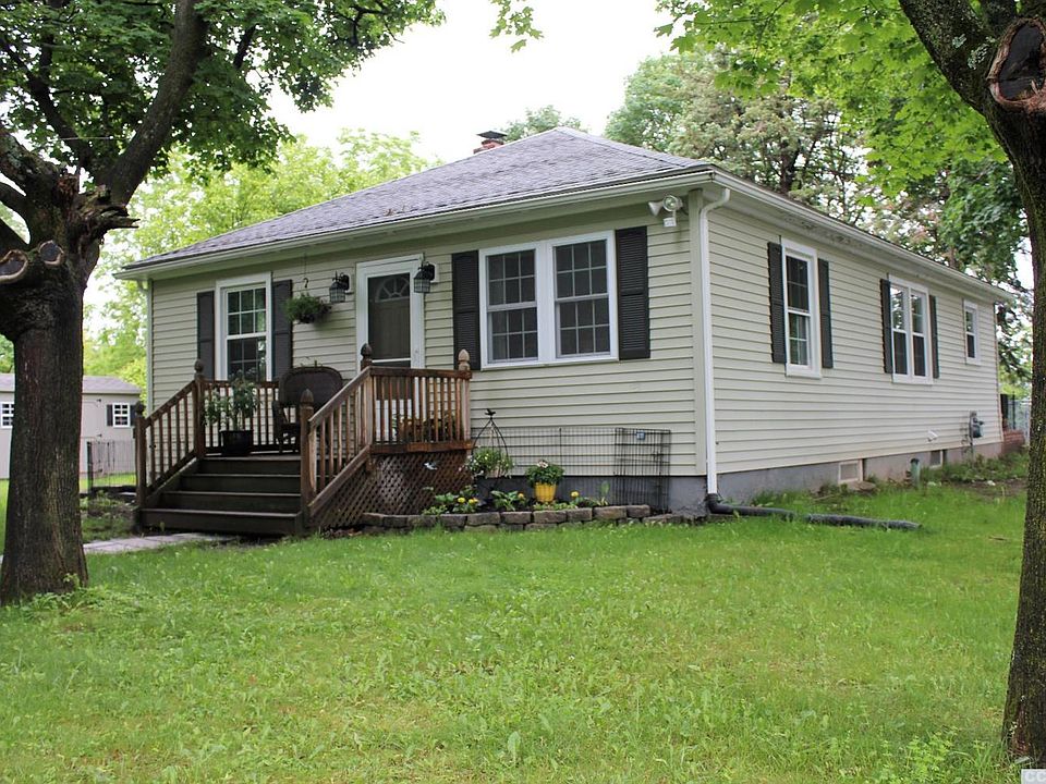 1st image of 38 Joslen Pl