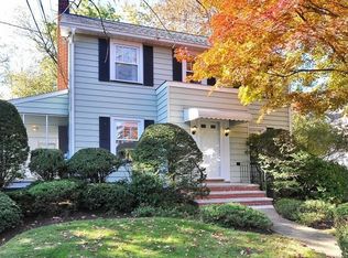 7 Esmond Pl, Tenafly, NJ 07670