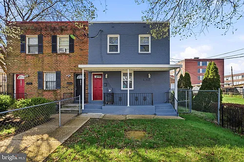 4029 Grant St NE Photo 1