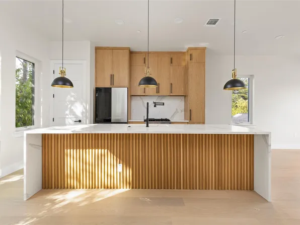 100 W Odell St #3, Austin, TX 78752