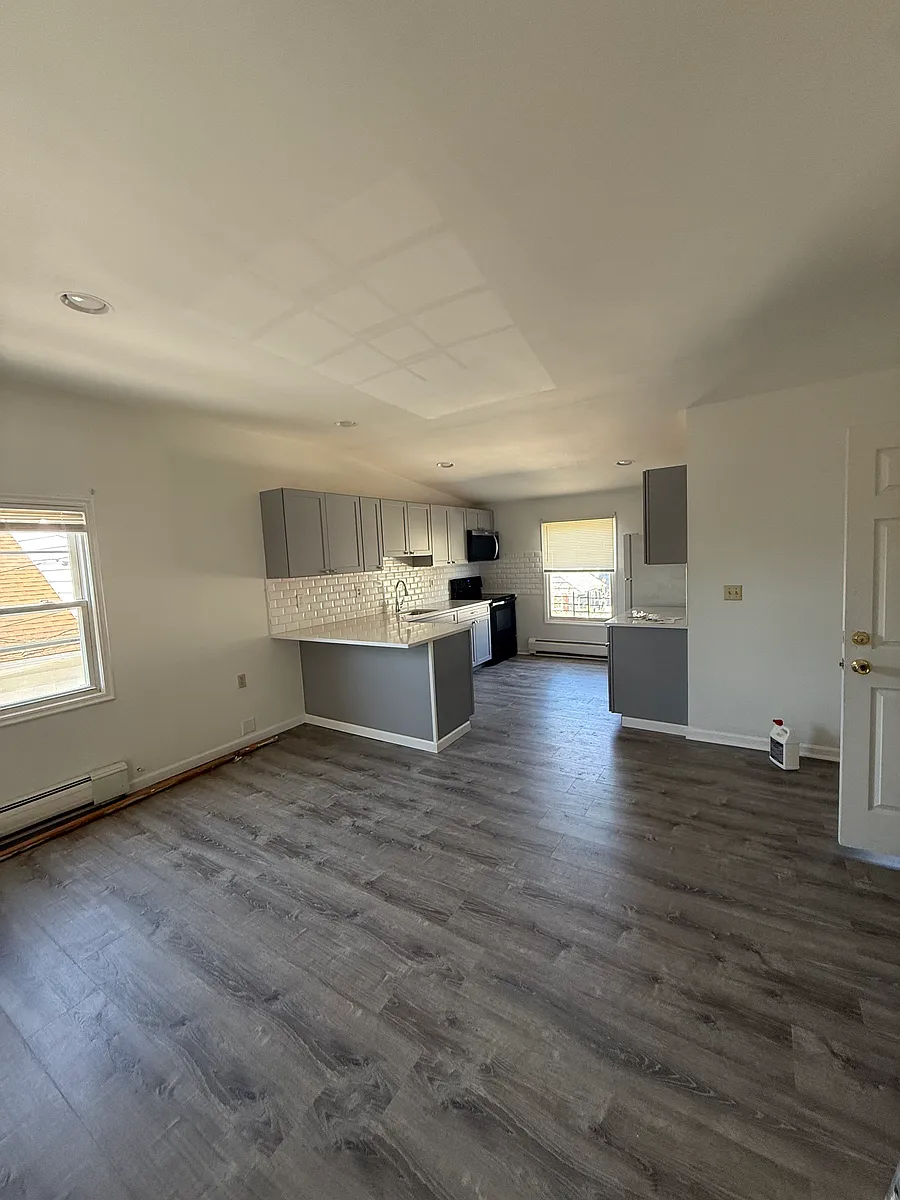 Building Photo - 77 N 14th St #2