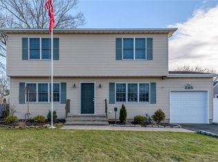 285 Valley Rd, Clark, NJ 07066