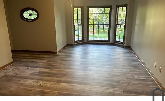 4th image of 3163 Oak Crest Trl