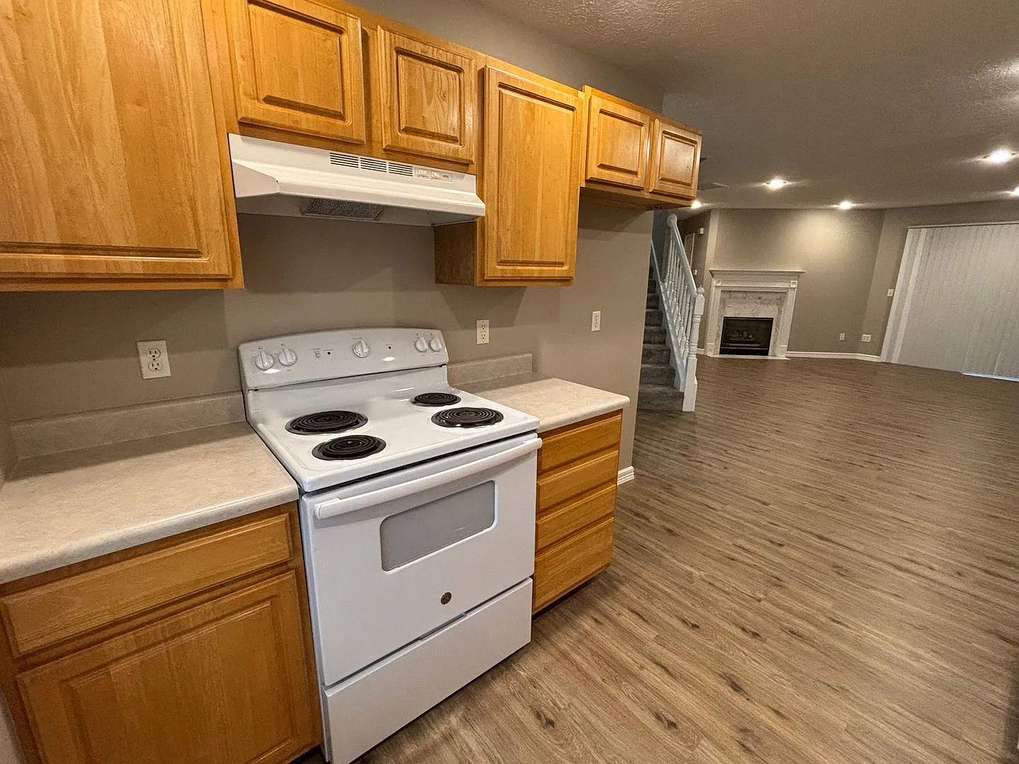 4313-4315 N Morgan Ct — Photo 4