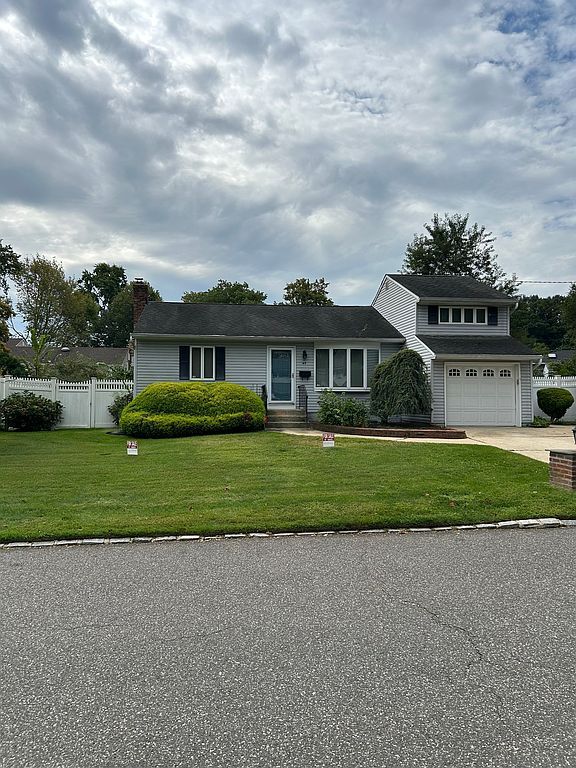 42 Peachtree Ln - Property Image