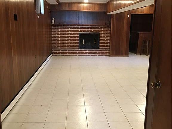 4th image of 125 Battle Ave