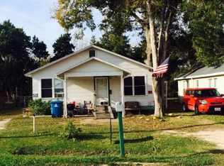 811 Williams St, Edna, TX 77957