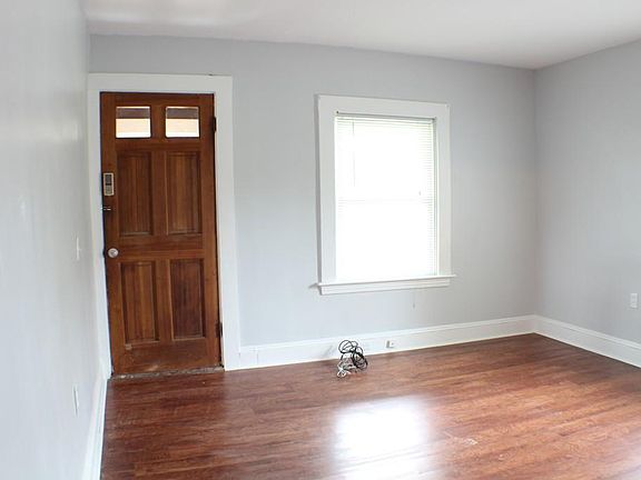 4th image of 39 Burrill Ave #1