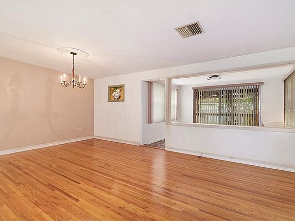 5th image of 520 Louise Dr