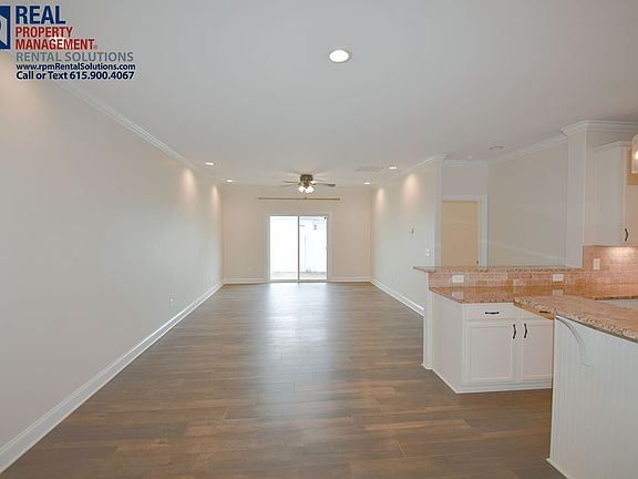 3rd image of 3414 Pershing Dr
