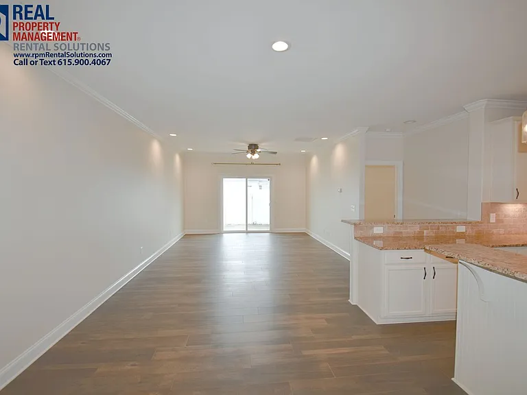 3414 Pershing Dr — Photo 3