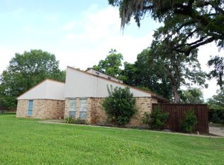 2596 Olympia Dr, West columbia, TX 77486