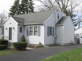 11 Grandview Dr, Latham, NY 12110