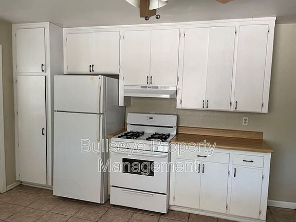 3rd image of 3127 W Dahlia Dr
