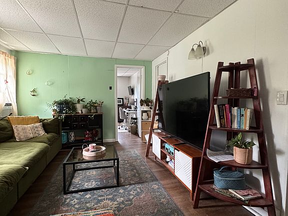 3rd image of 862 South St #4