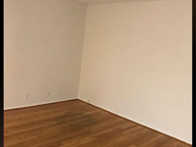 Paramount Apartments, LLC — Photo 12