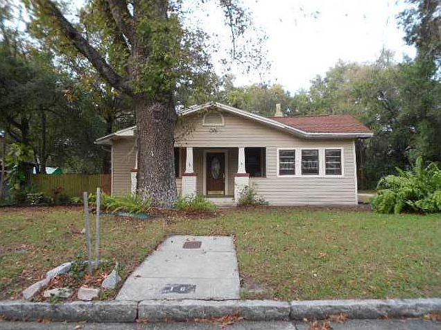 1st image of 216 E Cluster Ave