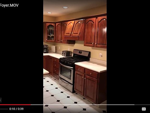 4th image of 15 Cranwood Ln