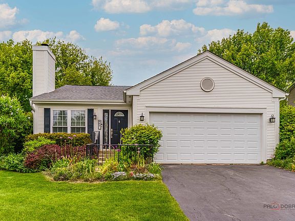 2nd image of 864 Fox Chase Dr