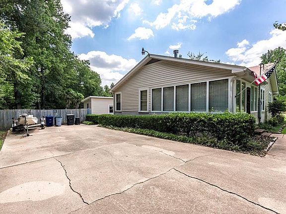 2nd image of 945 Winter Garden Dr