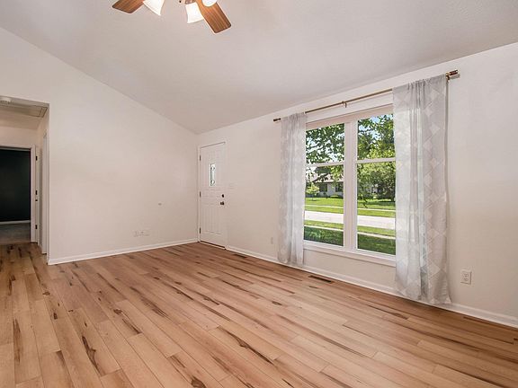 5th image of 606 Brandywine Dr