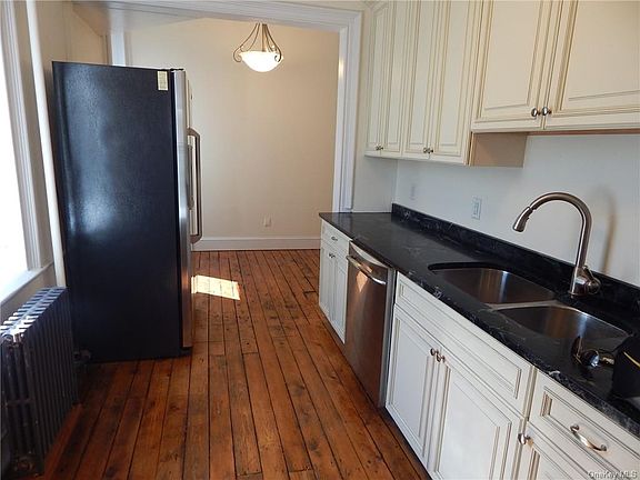 4th image of 5 N Washington St APT 1