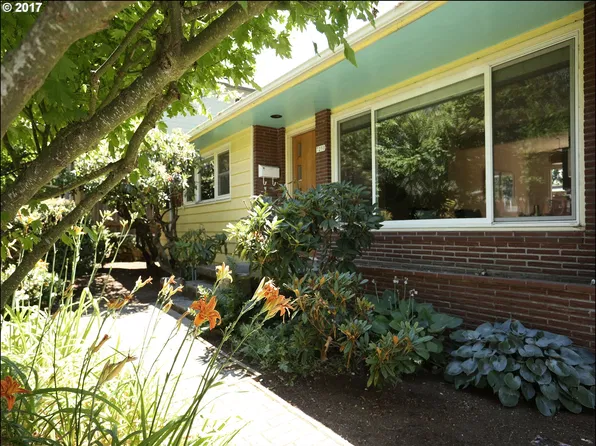 7250 SE Sherman St, Portland, OR 97215