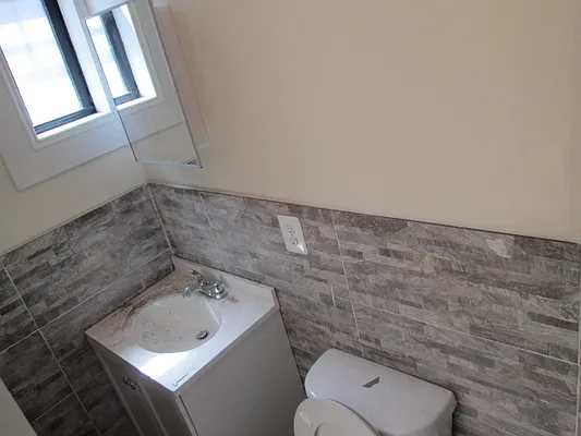 Rented by The Hamilton Group | media 34